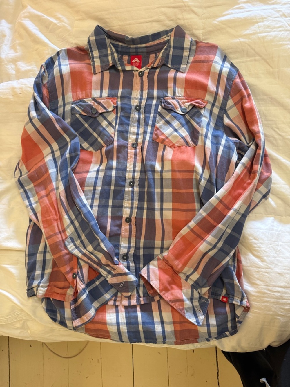 Casual Long-Sleeve Plaid Button-Down Shirt in Blue & Coral